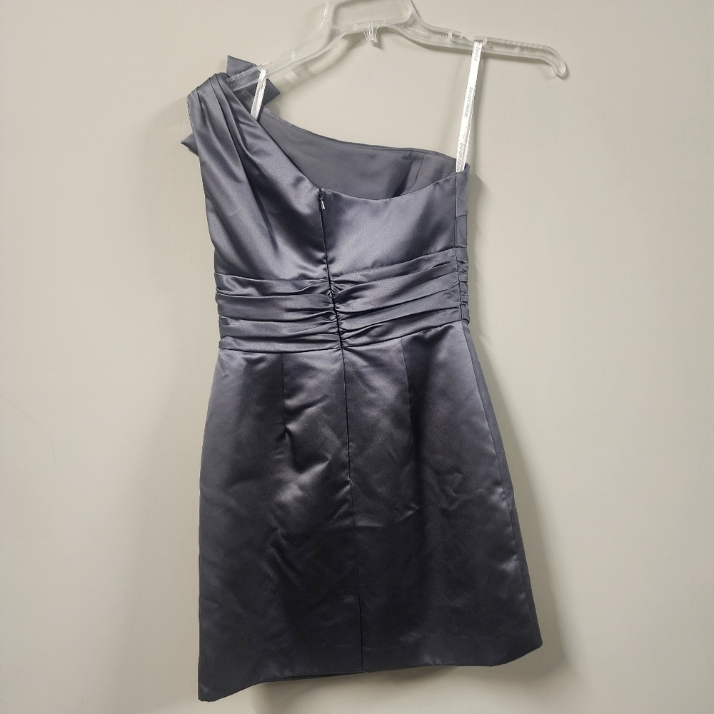 💘Davids Bridal Grayish Silver Shiney One Shoulder Formal Dress for Events Sz 4 - Picture 5 of 9